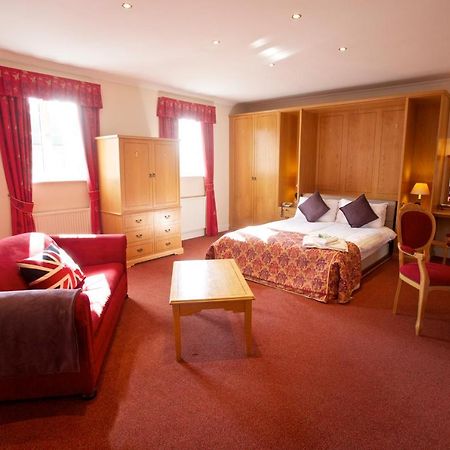 Hunters Lodge Hotel Crewe Exteriör bild