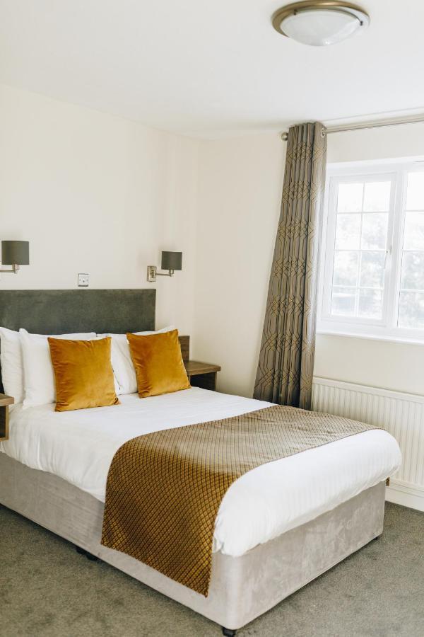 Hunters Lodge Hotel Crewe Exteriör bild