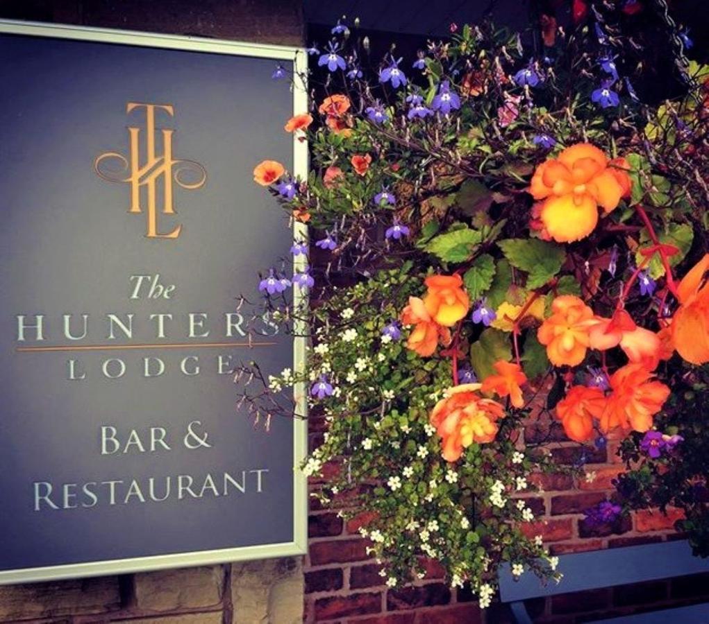 Hunters Lodge Hotel Crewe Exteriör bild
