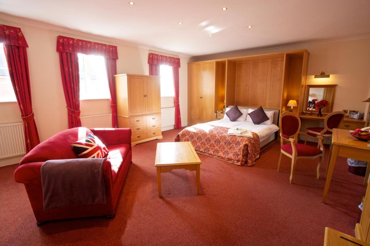 Hunters Lodge Hotel Crewe Exteriör bild
